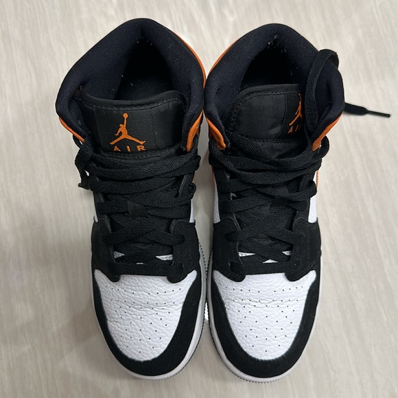 COPY - Air Jordan 1 one mid shattered backboard black white orange starfish 6 7… - Picture 4 of 5